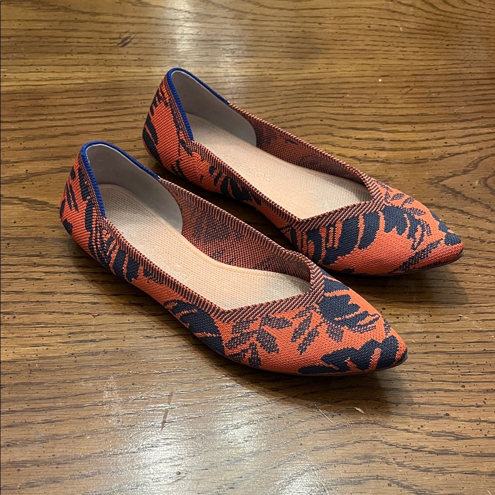 Rothy's Coral and Navy Leaf Flats